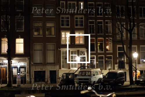 Amsterdam 12 februari 2023
Huis Prinses Amalia op de gracht in Amsterdam . De Blauwe bus staat er al vanaf kerst 2022.