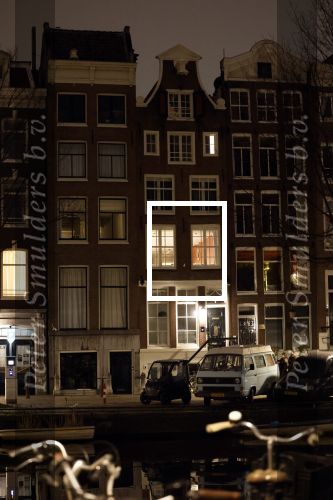 Amsterdam 12 februari 2023
Huis Prinses Amalia op de gracht in Amsterdam . De Blauwe bus staat er al vanaf kerst 2022.