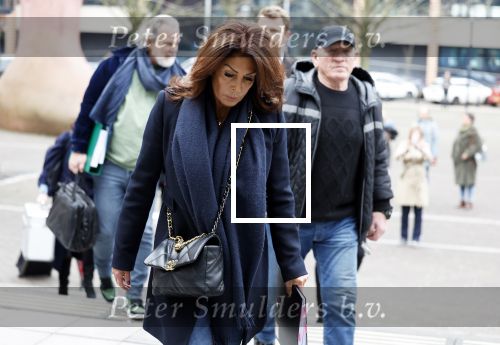 Utrecht 9 februari 2023
Kort geding Roxeanne Hazes vs. Rachel Hazes.  Roxeanne Hazes haar advocaat Maarten Kox (l) komt aan bij de rechtbank in Utrecht. Naast hem loopt ex advocaat Mr Tomlow en erachter Marieke v Beek en Robert Arjan Israel met vriendin