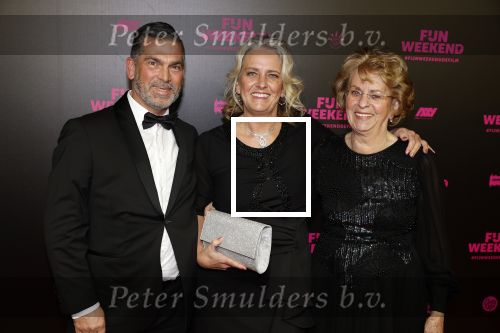 Amsterdam 16 januari 2023
Premiere Fijn weekend in Tuschinski.
De cast bestaat uit oa Sarah Chronis Carolien Spoor Jon karthaus Lisa Zweerman Steef de Bot Kay Greidanus en Aus Greidanus sr.