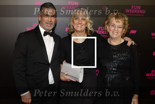 Amsterdam 16 januari 2023
Premiere Fijn weekend in Tuschinski.
De cast bestaat uit oa Sarah Chronis Carolien Spoor Jon karthaus Lisa Zweerman Steef de Bot Kay Greidanus en Aus Greidanus sr.