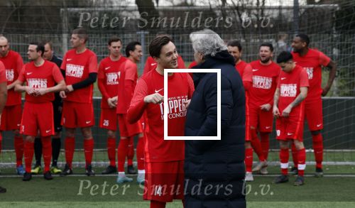 Amsterdam 28 januari 2023
Rene Froger sponsort met de toppers het voetbal elftal waar oa zijn zoons Danny en Maxim . Ook Danilo Kuipers speelt in dit elftal.