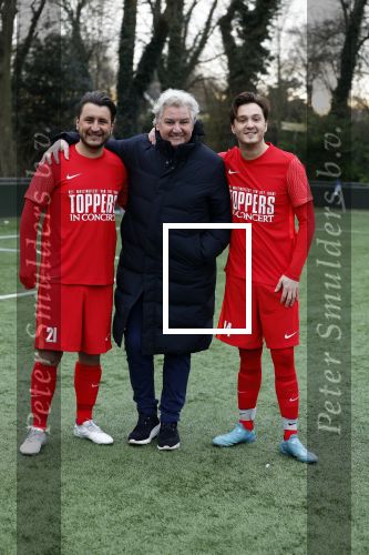 Amsterdam 28 januari 2023
Rene Froger sponsort met de toppers het voetbal elftal waar oa zijn zoons Danny en Maxim . Ook Danilo Kuipers speelt in dit elftal.