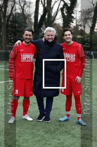 Amsterdam 28 januari 2023
Rene Froger sponsort met de toppers het voetbal elftal waar oa zijn zoons Danny en Maxim . Ook Danilo Kuipers speelt in dit elftal.