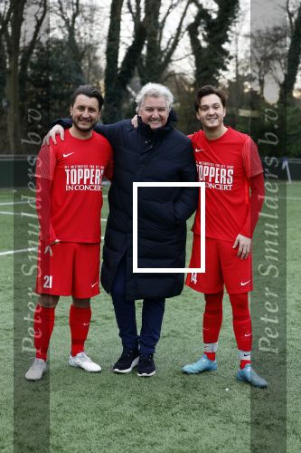 Amsterdam 28 januari 2023
Rene Froger sponsort met de toppers het voetbal elftal waar oa zijn zoons Danny en Maxim . Ook Danilo Kuipers speelt in dit elftal.