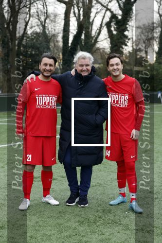 Amsterdam 28 januari 2023
Rene Froger sponsort met de toppers het voetbal elftal waar oa zijn zoons Danny en Maxim . Ook Danilo Kuipers speelt in dit elftal.