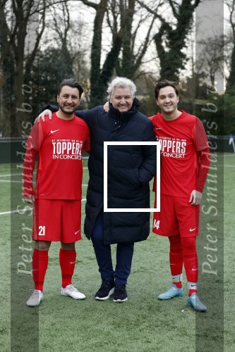 Amsterdam 28 januari 2023
Rene Froger sponsort met de toppers het voetbal elftal waar oa zijn zoons Danny en Maxim . Ook Danilo Kuipers speelt in dit elftal.