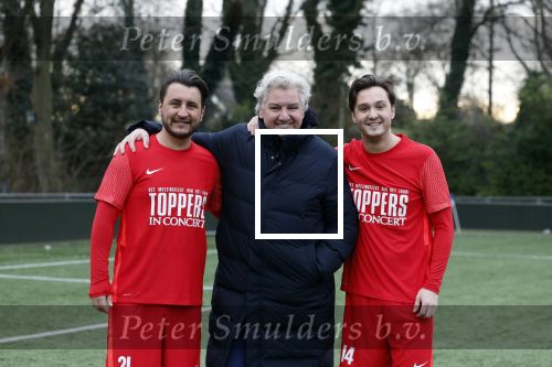 Amsterdam 28 januari 2023
Rene Froger sponsort met de toppers het voetbal elftal waar oa zijn zoons Danny en Maxim . Ook Danilo Kuipers speelt in dit elftal.