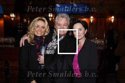 Amsterdam 23 januari 2023
Premiere Smelt met in de hoofdrol Ernst Daniel Smid.
De feestelijke premiere vond plaats in Tuschinski. Rene Froger en zijn vrouw Natasja met Jet de Nijs