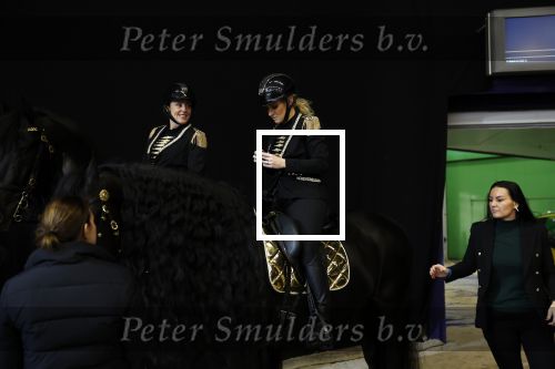 Amsterdam 28 januari 2023
Samantha Steenwijk rijdt op haar paard een kuhr terwijl ze zingt tijdens Jumping Amsterdam in de RAI.