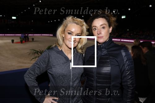 Amsterdam 28 januari 2023
Samantha Steenwijk rijdt op haar paard een kuhr terwijl ze zingt tijdens Jumping Amsterdam in de RAI.