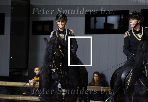 Amsterdam 28 januari 2023
Samantha Steenwijk rijdt op haar paard een kuhr terwijl ze zingt tijdens Jumping Amsterdam in de RAI.
