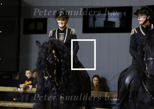 Amsterdam 28 januari 2023
Samantha Steenwijk rijdt op haar paard een kuhr terwijl ze zingt tijdens Jumping Amsterdam in de RAI.