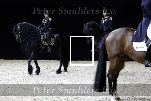 Amsterdam 28 januari 2023
Samantha Steenwijk rijdt op haar paard een kuhr terwijl ze zingt tijdens Jumping Amsterdam in de RAI.