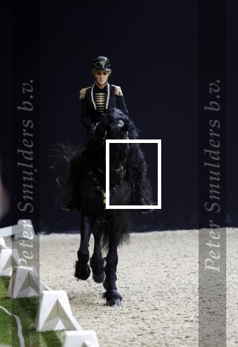 Amsterdam 28 januari 2023
Samantha Steenwijk rijdt op haar paard een kuhr terwijl ze zingt tijdens Jumping Amsterdam in de RAI.
