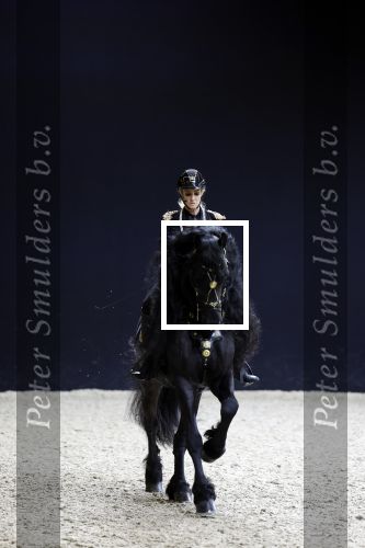 Amsterdam 28 januari 2023
Samantha Steenwijk rijdt op haar paard een kuhr terwijl ze zingt tijdens Jumping Amsterdam in de RAI.