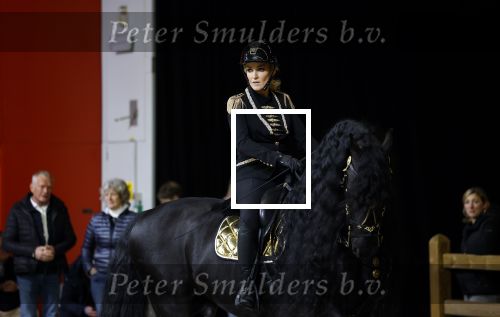 Amsterdam 28 januari 2023
Samantha Steenwijk rijdt op haar paard een kuhr terwijl ze zingt tijdens Jumping Amsterdam in de RAI.