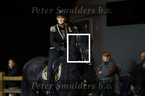 Amsterdam 28 januari 2023
Samantha Steenwijk rijdt op haar paard een kuhr terwijl ze zingt tijdens Jumping Amsterdam in de RAI.