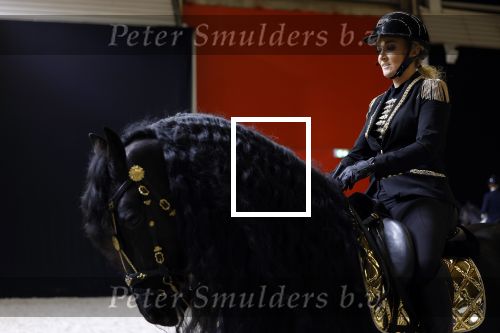 Amsterdam 28 januari 2023
Samantha Steenwijk rijdt op haar paard een kuhr terwijl ze zingt tijdens Jumping Amsterdam in de RAI.