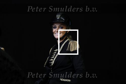 Amsterdam 28 januari 2023
Samantha Steenwijk rijdt op haar paard een kuhr terwijl ze zingt tijdens Jumping Amsterdam in de RAI.
