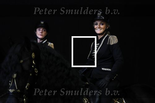 Amsterdam 28 januari 2023
Samantha Steenwijk rijdt op haar paard een kuhr terwijl ze zingt tijdens Jumping Amsterdam in de RAI.