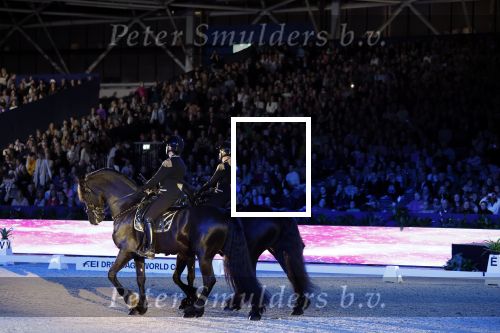 Amsterdam 28 januari 2023
Samantha Steenwijk rijdt op haar paard een kuhr terwijl ze zingt tijdens Jumping Amsterdam in de RAI.
