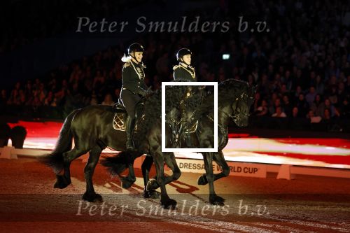 Amsterdam 28 januari 2023
Samantha Steenwijk rijdt op haar paard een kuhr terwijl ze zingt tijdens Jumping Amsterdam in de RAI.