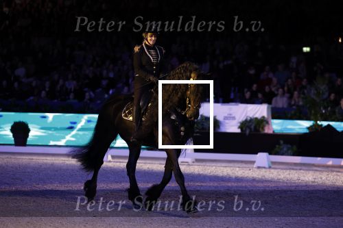 Amsterdam 28 januari 2023
Samantha Steenwijk rijdt op haar paard een kuhr terwijl ze zingt tijdens Jumping Amsterdam in de RAI.