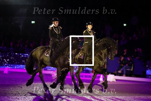 Amsterdam 28 januari 2023
Samantha Steenwijk rijdt op haar paard een kuhr terwijl ze zingt tijdens Jumping Amsterdam in de RAI.