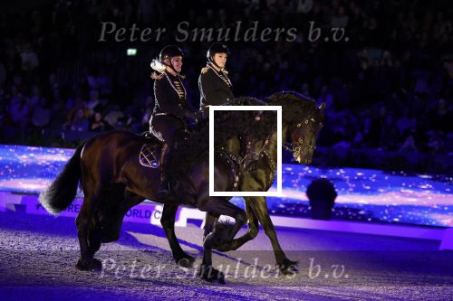 Amsterdam 28 januari 2023
Samantha Steenwijk rijdt op haar paard een kuhr terwijl ze zingt tijdens Jumping Amsterdam in de RAI.