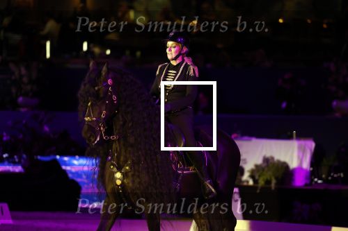 Amsterdam 28 januari 2023
Samantha Steenwijk rijdt op haar paard een kuhr terwijl ze zingt tijdens Jumping Amsterdam in de RAI.