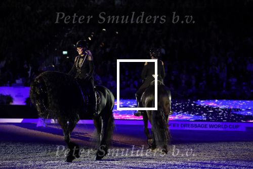 Amsterdam 28 januari 2023
Samantha Steenwijk rijdt op haar paard een kuhr terwijl ze zingt tijdens Jumping Amsterdam in de RAI.