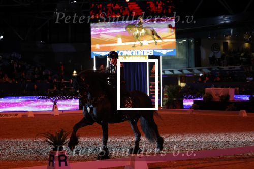 Amsterdam 28 januari 2023
Samantha Steenwijk rijdt op haar paard een kuhr terwijl ze zingt tijdens Jumping Amsterdam in de RAI.