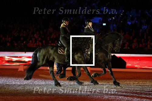 Amsterdam 28 januari 2023
Samantha Steenwijk rijdt op haar paard een kuhr terwijl ze zingt tijdens Jumping Amsterdam in de RAI.