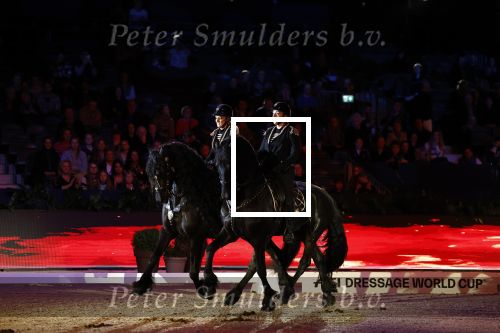 Amsterdam 28 januari 2023
Samantha Steenwijk rijdt op haar paard een kuhr terwijl ze zingt tijdens Jumping Amsterdam in de RAI.