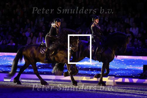 Amsterdam 28 januari 2023
Samantha Steenwijk rijdt op haar paard een kuhr terwijl ze zingt tijdens Jumping Amsterdam in de RAI.