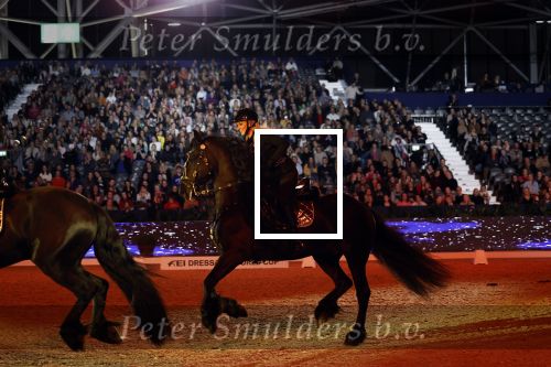 Amsterdam 28 januari 2023
Samantha Steenwijk rijdt op haar paard een kuhr terwijl ze zingt tijdens Jumping Amsterdam in de RAI.