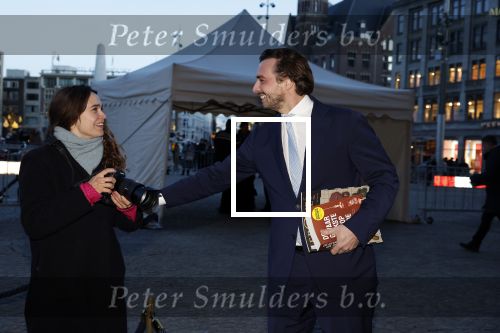 Amsterdam 17 januari 2023
Nieuwjaarsreceptie van Koning Willem Alexander en Koningin Maxima op paleis op de dam.
Davide Heijmans de vrouw van Thierry Baudet is daar aan het fotograferen.