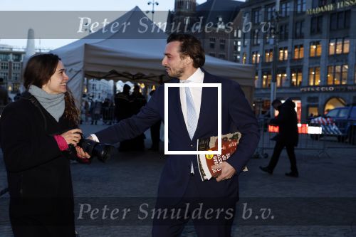Amsterdam 17 januari 2023
Nieuwjaarsreceptie van Koning Willem Alexander en Koningin Maxima op paleis op de dam.
Davide Heijmans de vrouw van Thierry Baudet is daar aan het fotograferen.