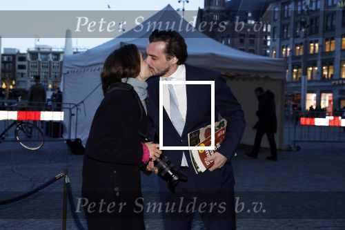 Amsterdam 17 januari 2023
Nieuwjaarsreceptie van Koning Willem Alexander en Koningin Maxima op paleis op de dam.
Davide Heijmans de vrouw van Thierry Baudet is daar aan het fotograferen.