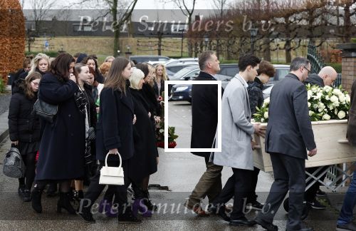 Hoofdorp 5 januari 2023
Begrafenis Tonny Alberti in zijn woonplaats Hoofddorp.
OA aanwezig zijn vrouw Marla Wilschut en zoon Dennis Alberti .
Ook zus Willeke Alberti en haar kindeen Kaj Lerby Johnny de Mol en zijn vrouw Anouk de Mol waren aanwezig.