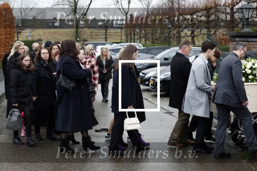 Hoofdorp 5 januari 2023
Begrafenis Tonny Alberti in zijn woonplaats Hoofddorp.
OA aanwezig zijn vrouw Marla Wilschut en zoon Dennis Alberti .
Ook zus Willeke Alberti en haar kindeen Kaj Lerby Johnny de Mol en zijn vrouw Anouk de Mol waren aanwezig.