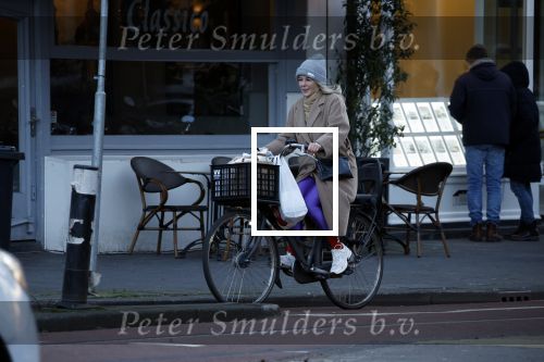 Amsterdam 8 januari 2024
Chantal janzen op de fiets in Amsterdam zuid