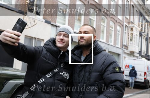Amsterdam 13 januari 2024
Dave Roelvink met een fan op de pc hooftstraat