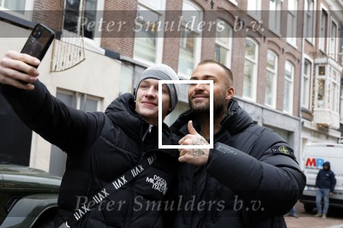 Amsterdam 13 januari 2024
Dave Roelvink met een fan op de pc hooftstraat