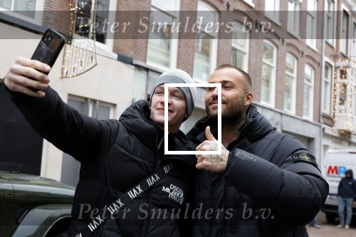 Amsterdam 13 januari 2024
Dave Roelvink met een fan op de pc hooftstraat