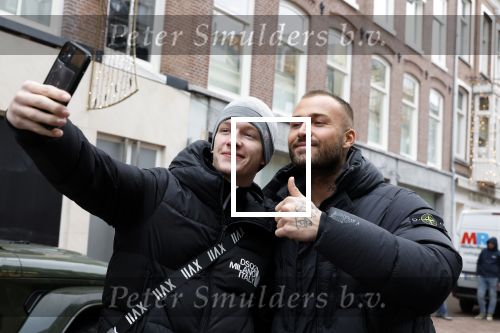 Amsterdam 13 januari 2024
Dave Roelvink met een fan op de pc hooftstraat