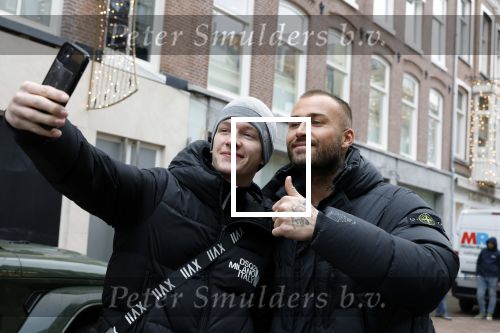 Amsterdam 13 januari 2024
Dave Roelvink met een fan op de pc hooftstraat