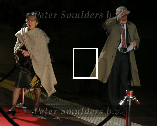 Utrecht 8 december 2014
Mr Pieter v Vollenhoven viert samen met zijn familie ,Prinses Margriet Prins Maurits Prinses Marilene Prins Bernhard Jr. Prinses Annette Prins Floris Prinses Aimee Prins Pieter Christiaan en Prinses Anita zijn 75e verjaardag in het Beatrix theater.