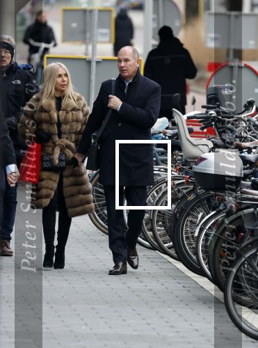Amsterdam 11 januari 2024
Eugene v Duin arriveert bij de rechtbank van Amsterdam met zijn vrouw en advocaat .